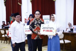 Pj Gubernur Adhy Ajak Forkopimda dan Pengusaha Tunaikan Zakat Melalui Baznas