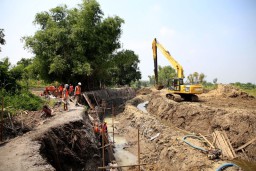Tangani Banjir Surabaya Barat, Wali Kota Eri Libatkan RT/RW
