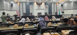 Rapat Paripurna DPRD Kabupaten Blitar Bentuk Pansus LKPJ Bupati Tahun 2023