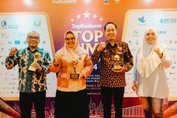 Kabupaten Gresik Rsih Tiga Penghargaan Top BUMD Awards 2024