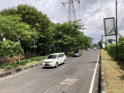 Awal Mei, Pemkot Surabaya Betonisasi dan Aspal Jalan Raya Kedung Baruk-Kalirungkut