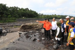 Gerak Cepat Gubernur Adhy Tangani Banjir Lahar Dingin Lumajang