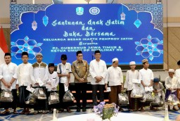 Apresiasi Santunan Anak Yatim IKAPTK Jatim, Pj Gubernur Adhy Harap Kepedulian Ini Jadi Contoh ASN