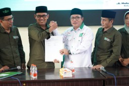 Lantunan Sholawat dan Doa Restu Anak Yatim Iringi Abah Usman Mendaftar Bacabup Sidoarjo dari PKB