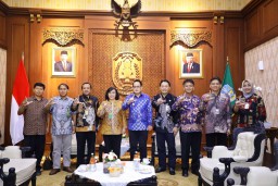 Pj Gubernur Adhy Pastikan Jatim Siap Dukung ‘Indonesia's FOLU Net Sink 2030