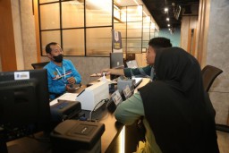 Pemkot Surabaya Lakukan Percepatan Aktivasi IKD dengan Jemput Bola di Balai RW