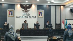 Ketua DPRD Kab Blitar Buka Sidang Paripurna Terhadap Penjelasan Bupati Soal Ranperda RPJPD 2025-2045