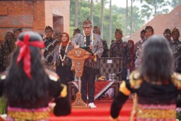 Kirab Mojobangkit, Mas Pj Harapkan Kota Mojokerto Sukses Acaranya Sukses Ekonominya 