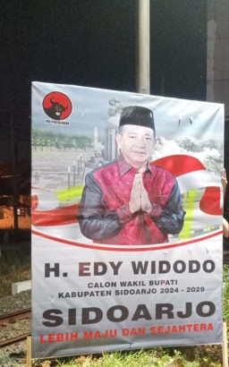 Cawabup H Edy Widodo Gencar Pasang Baliho Sampai Pelosok Desa