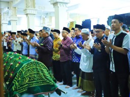 Kadiskop dan UKM Jatim Tutup Usia, Pj. Gubernur Adhy Sampaikan Belasungkawa dan Terima Kasih Atas Pengabdiannya