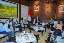 Terima Konjen AS di Surabaya, Pj Gubernur Adhy Ajak Perkuat Kerja Sama Industri, Pariwisata, Hingga Pendidikan