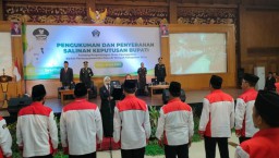 Bupati Rini Syarifah Kukuhkan Perpanjangan Masa Keanggotaan BPD Se Kab Blitar