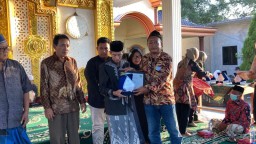 Teladani Pendahulu, Desa Metatu Berikan Penghargaan dan Sedekah Bumi