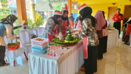 Semarak HUT Ke 79 Republik Indonesia Desa Krenceng Gelar Lomba Tumpeng Kreasi