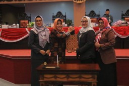 Bupati Mojokerto Tandatangani KUA PPAS APBD Tahun 2024