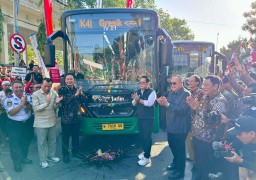 Launching Bus Trans Jatim Koridor IV, Pj. Gubernur Adhy Optimistis Tumbuhkan Ekonomi dan Pariwisata di Pesisir Utara