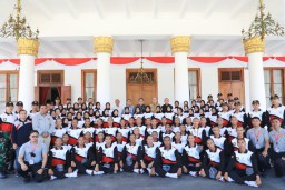 Pacu Semangat Paskibraka Jatim 2024, Pj. Gubernur Adhy Dorong Fokus Berlatih dan Tampilkan yang Terbaik