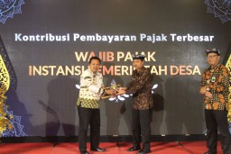 Pemkab Bojonegoro Raih 2 Penghargaan Kontribusi Pembayaran Pajak Terbesar