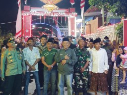 Peringati HUT Ke 79 RI, Camat Kota Sampang Kunjungi Kampung Glisgis