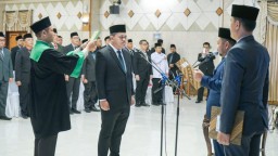 Tingkatkan Pelayanan Kesehatan di Gresik Selatan, Bupati Gresik Lantik Kabid Pelayanan RS Gresik Sehati