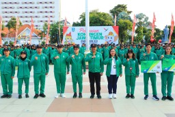 M Nabil Dampingi Pj Gubernur Adhy Lepas Atlet Jatim Menuju PON XXI Aceh-Sumut, Optimis Juara Umum