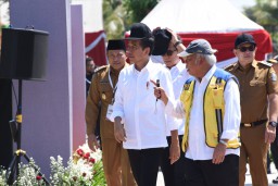 Pesan Presiden Jokowi Kepada Plt Bupati Subandi: Siapkan Pembangunan Flyover Gedangan Pada 2025