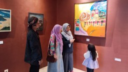 Kusuma Husna Siswi Kelas 1 SDN Petrokimia Gresik Pameran Tunggal Lukisan di Gedung Pemuda