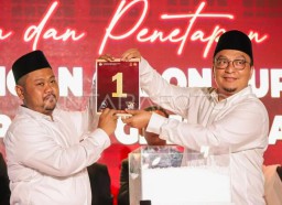 Jadi Calon Tunggal di Pilkada Gresik, Pasangan Yani - Alif Dapat Nomer Urut 1 