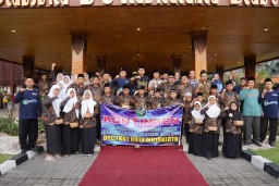 Lepas Kontingen Porsadin, Mas Pj : Santri Kota Mojokerto Harus Wani