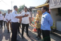 Mas Pj Respon Langsung Laporan Warga, Keluhkan Parkir dan Stan Pedagang