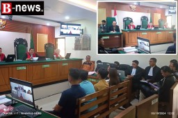 Tak Ingin Karirnya Tamat Dipersidangan, Oknum Pengacara Didampingi 7 Orang Kuasa Hukumnya Sekaligus