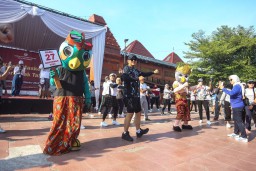 Kirab Maskot "Si Jali" dan "Kerto-Kerti" Keliling Kota Mojokerto, Satu Kiat Sosialisasi Pilkada 2024