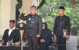 Pimpin Upacara Hari Jadi Ke 79 Prov Jawa Timur, Pjs Bupati Sidoarjo Beber Capaian Prestasi Jawa Timur