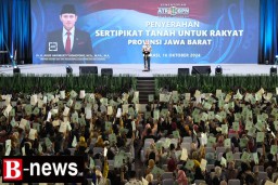 Sekjen Kementerian ATR/BPN Serahkan 3.256 Sertipikat Tanah Masyarakat Jawa Barat : Persempit Ruang Gerak Mafia Tanah