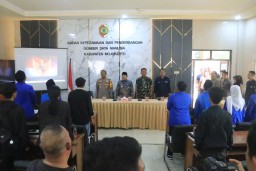 Ngobar Mahasiswa, Pjs Bupati Mojokerto Ajak Pemuda Pahami HAM dan Seimbangnya Hak dan Kewajiban 