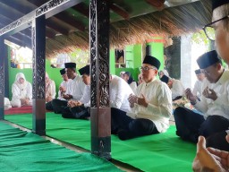 Peringati HJB Ke-347, Pj Bupati Bojonegoro Mengawali Ziarah Leluhur di Makam Eyang Pangeran Buyut Dalem
