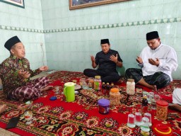 Cabup Subandi Sowan ke Kyai Tanggulangin Minta Doa Restu