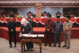 Bupati Mojokerto Bersepakat dengan DPRD, APBD 2025 Siap Dijalankan