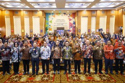 Tutup PKN II BPSDM Jatim, Pj Gubernur Adhy Apresiasi Inovasi Terbaik dan Minta Alumni Jadi Agent of Change