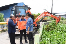 BPBD Jatim Bantu Normalisasi Sungai Buntung Desa Tanjungsari Taman Sidoarjo