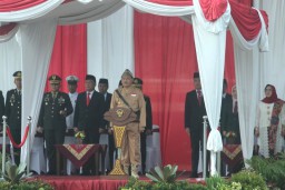 Pjs Bupati Blitar Pimpin Upacara Hari Pahlawan 2024 di Alun-Alun Kanigoro