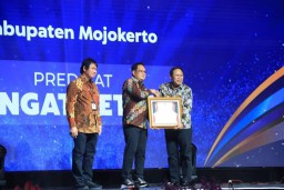 Pemkab Mojokerto Raih Dua Penghargaan Top Inovasi Pelayanan Publik Jawa Timur