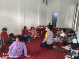 Polres Mojokerto Kota Terus Pantau dan Pastikan Keamanan dan Kebutuhan Korban Banjir Tercukupi 