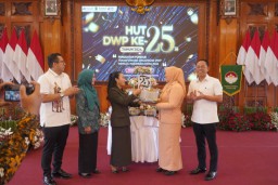 Pj Wali Kota Mojokerto Ajak DWP Jadi Agen Perubahan Menuju Indonesia Emas 2045