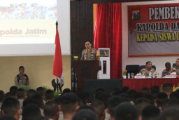 Wakapolda Jatim Bekali Siswa Diktuk Bintara Polri SPN Bangsal Gelombang II/2024