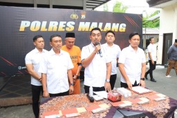 Gelapkan Uang Ratusan Juta, Oknum Kades di Malang Ditahan Polisi