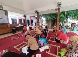 PLN Gresik Gelar Pelatihan Pemanfaatan Kain Bekas, Olah Sampah Menjadi Rupiah