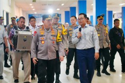 Kapolri Cek Kesiapan Akhir Nataru dari Terminal Hingga Wisata di Solo 