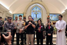 Pastikan Pengamanan Perayaan Natal, Pj. Gubernur Jatim Bersama Kapolda Dan Pangkoarmada II Tinjau 2 Gereja di Surabaya