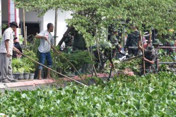 Pemkab Sidoarjo Bersama Kodim 0816 Sidoarjo Bersihkan Sungai Pelayaran Taman